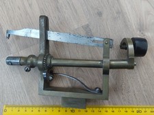 Historischer Federwinder für