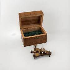 Antike Unruhwaage aus Messing