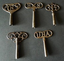 5 antike Uhrenschlüssel für